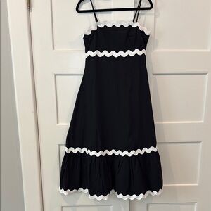 Chic Black and White Ric Rac Sun Dress Size Small